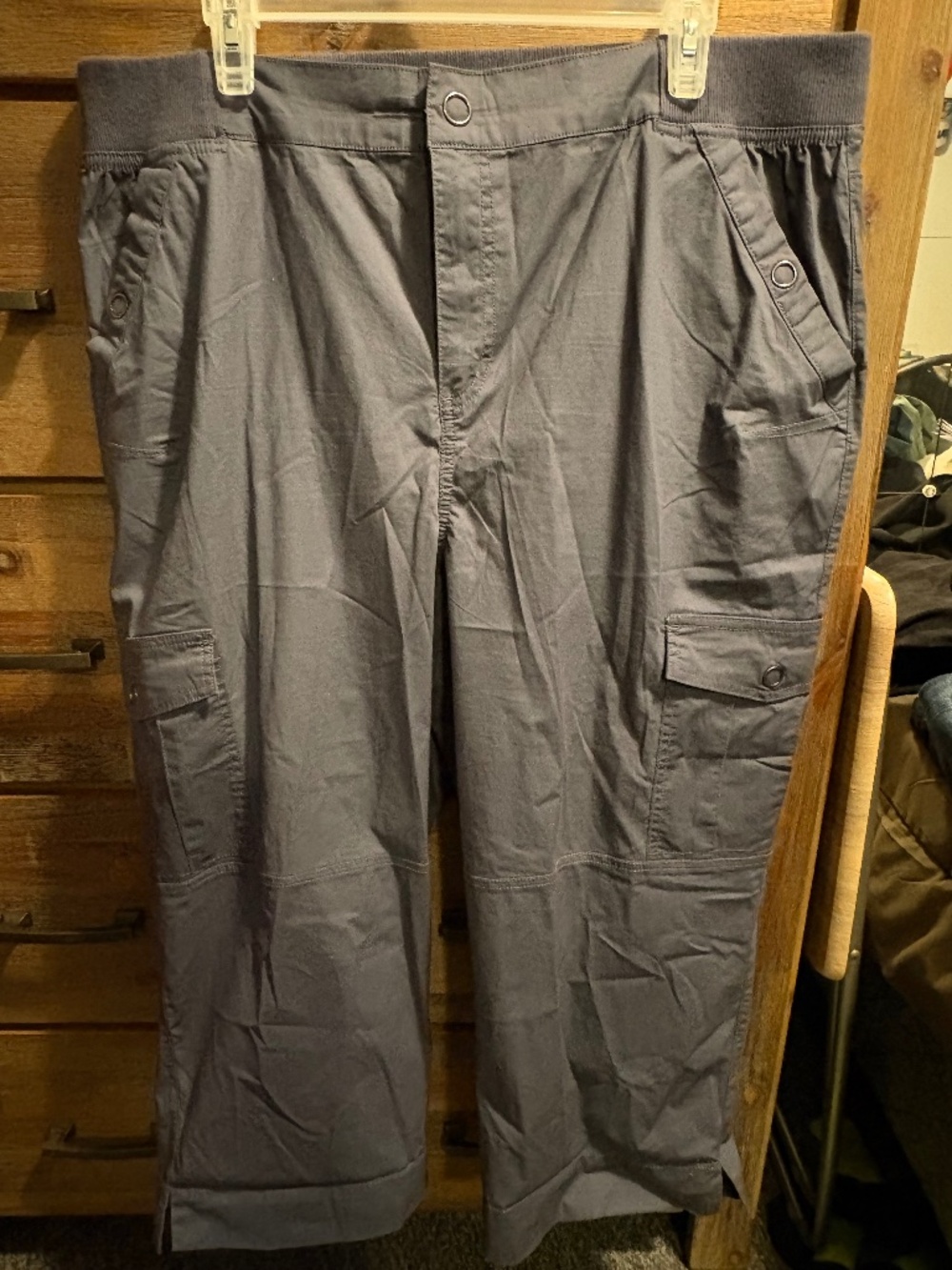 Penningtons (Penn) Cotton Cargo Capri Pants Size 18 Grey